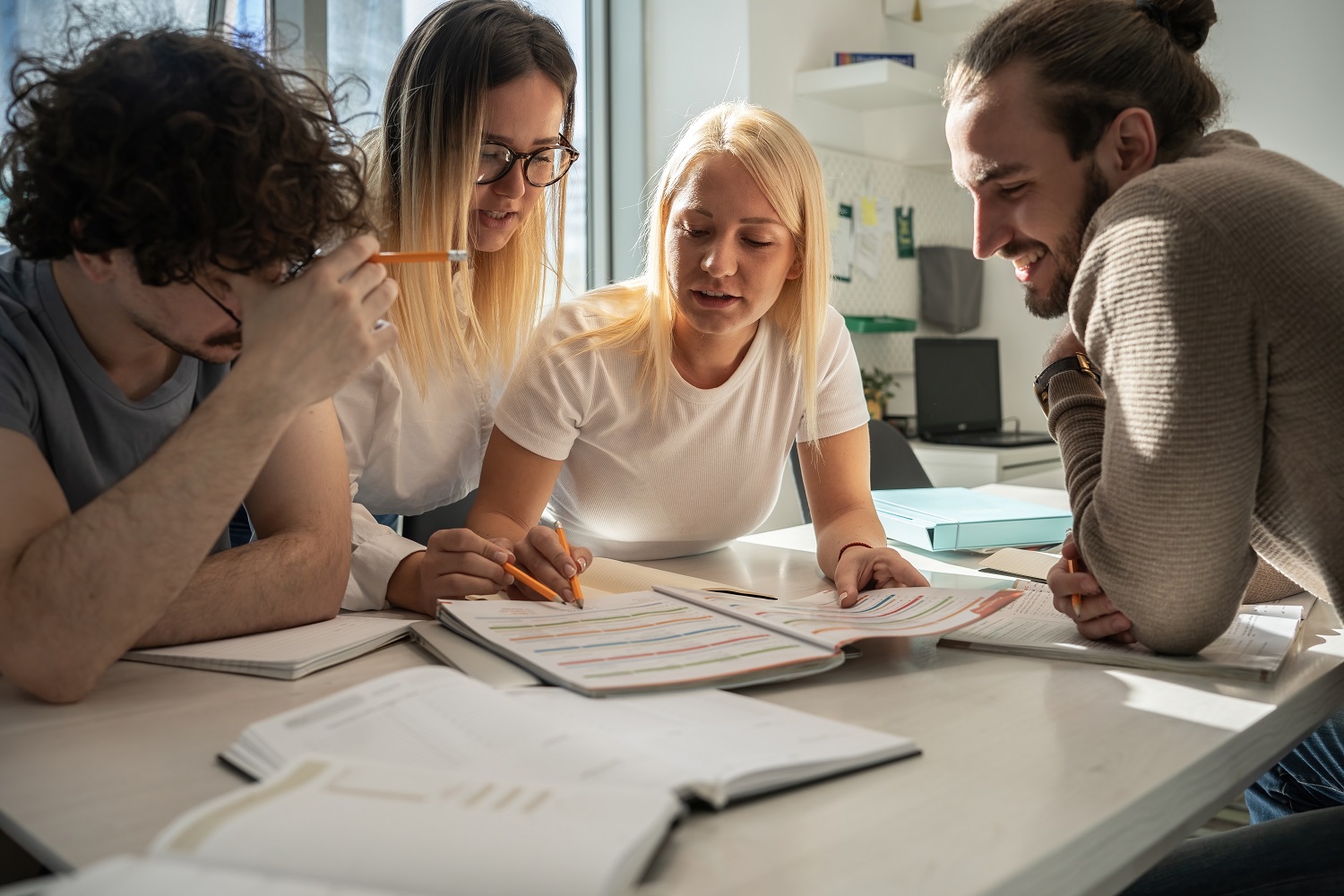 Чем занимается преподаватель РКИ и сколько он зарабатывает